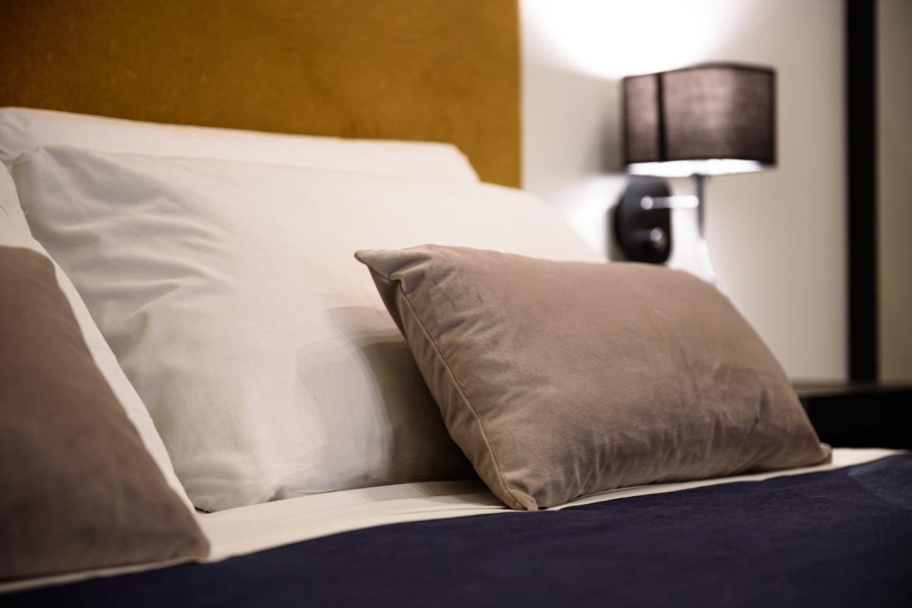 Interno Barocco Hotel Naples Luaran gambar