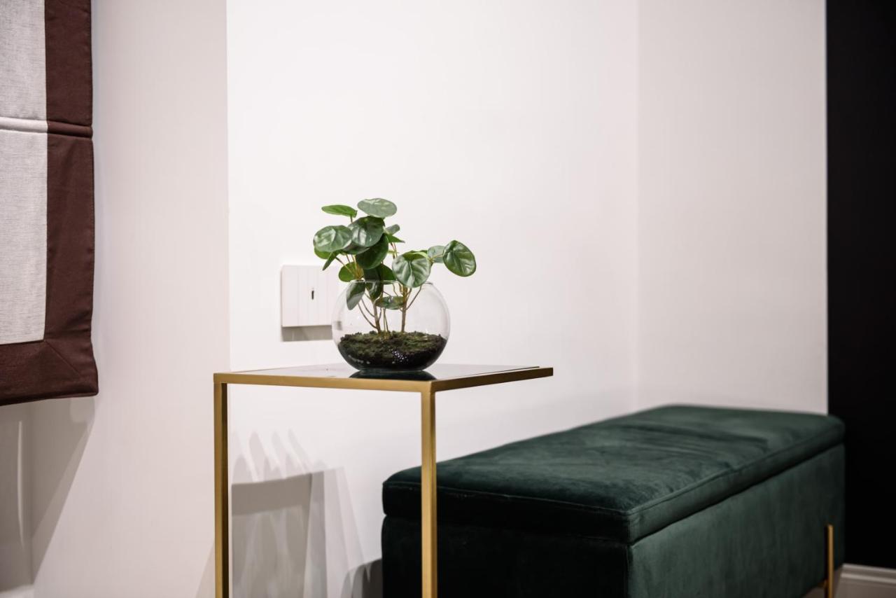 Interno Barocco Hotel Naples Luaran gambar